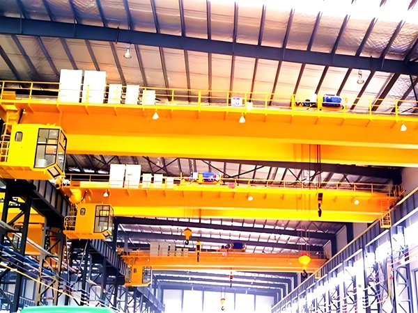 <b>陕西铜川桥式起重机厂家50吨双梁行车行吊特点</b>