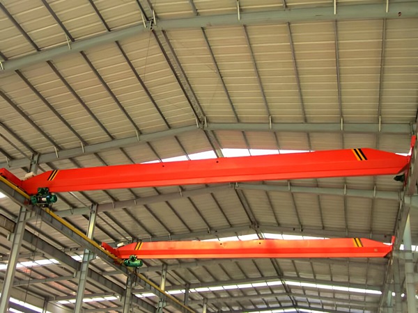 <b>贵州黔南桥式起重机厂家行车行吊出口定制</b>