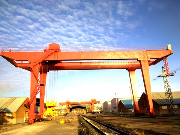 <b>江苏镇江10吨龙门吊技术参数表及规格型号</b>